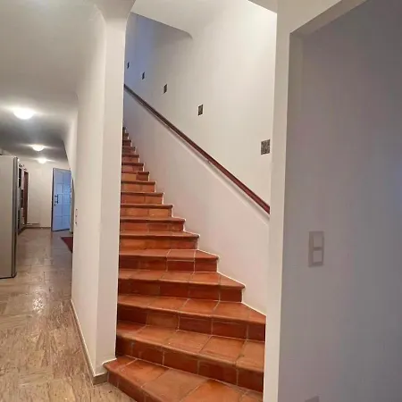 Royal Domain, Bnbrickeys * マントン