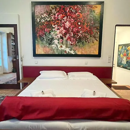 Royal Domain, Bnbrickeys アパート