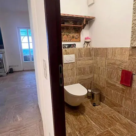 Royal Domain, Bnbrickeys *