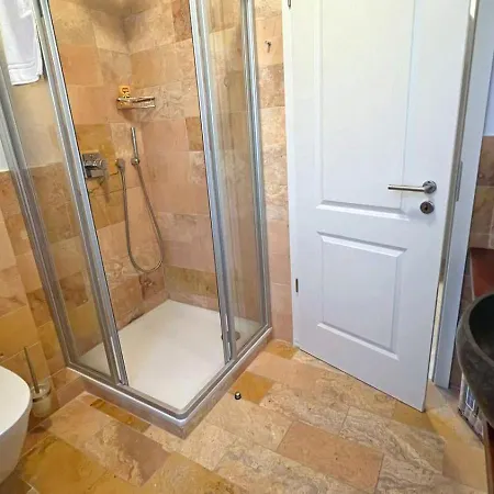 Royal Domain, Bnbrickeys * マントン