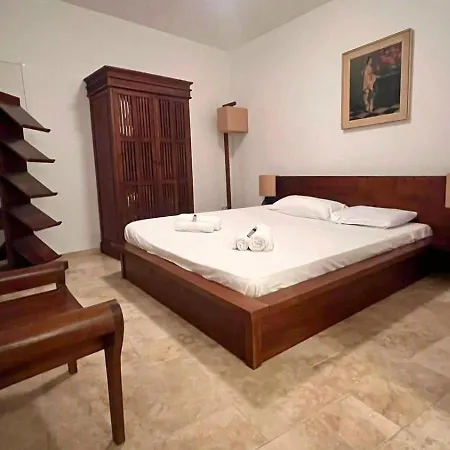 Royal Domain, Bnbrickeys Appartement