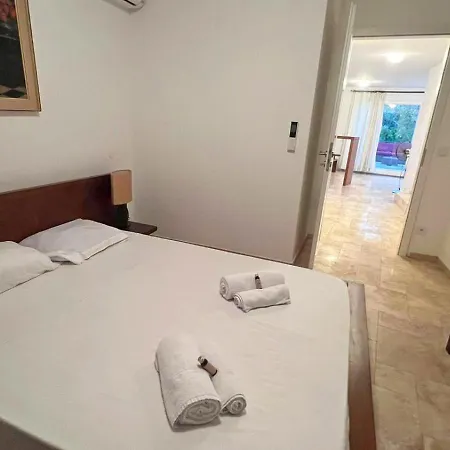 Royal Domain, Bnbrickeys *