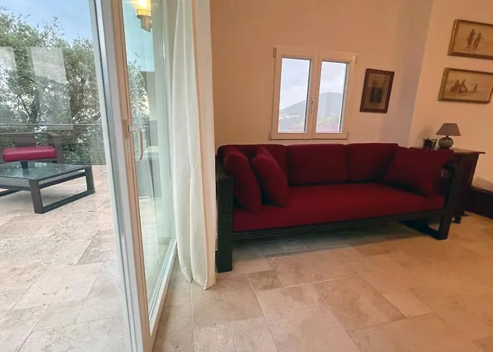 Royal Domain, Bnbrickeys דירה