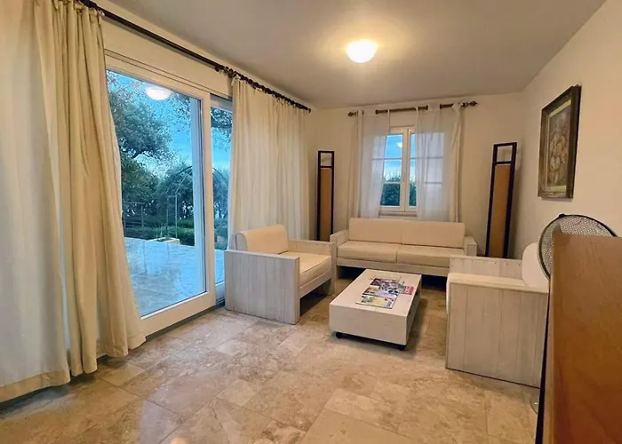 Royal Domain, Bnbrickeys * מנטון