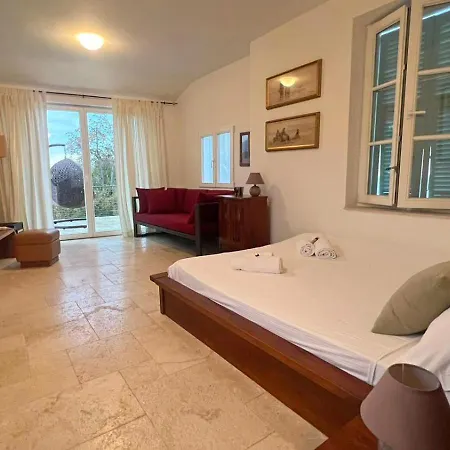 Royal Domain, Bnbrickeys Appartement *