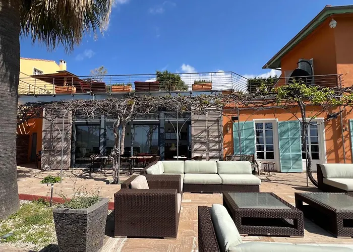 Royal Domain, Bnbrickeys * Mentone