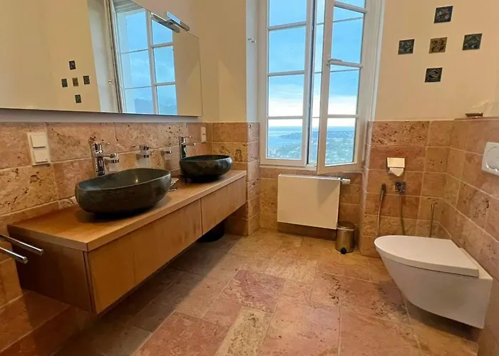 Royal Domain, Bnbrickeys Apartment *