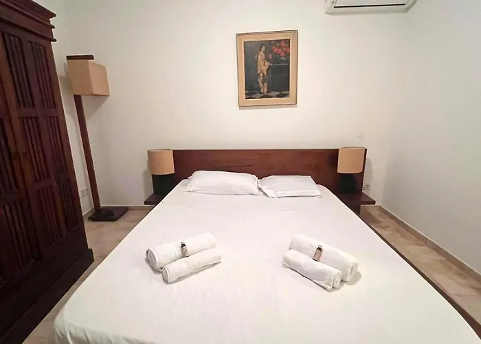 Royal Domain, Bnbrickeys Apartment