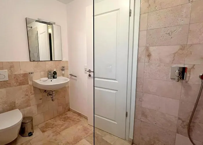 Royal Domain, Bnbrickeys * Mentone