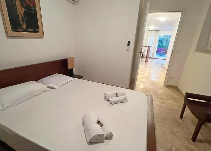 Royal Domain, Bnbrickeys *